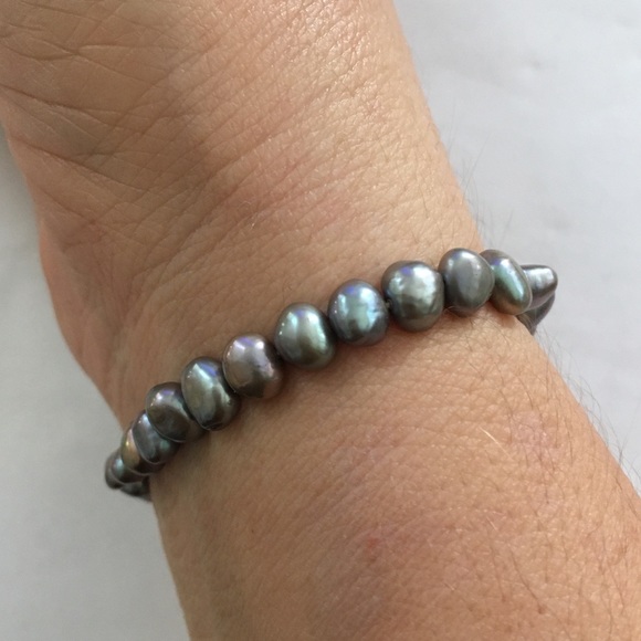 Cultured freshwater peacock grey pearl bracelet - Picture 3 of 6